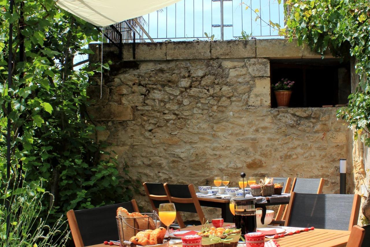 Relais De La Renaissance Saint-Michel-de-Montaigne Exterior foto